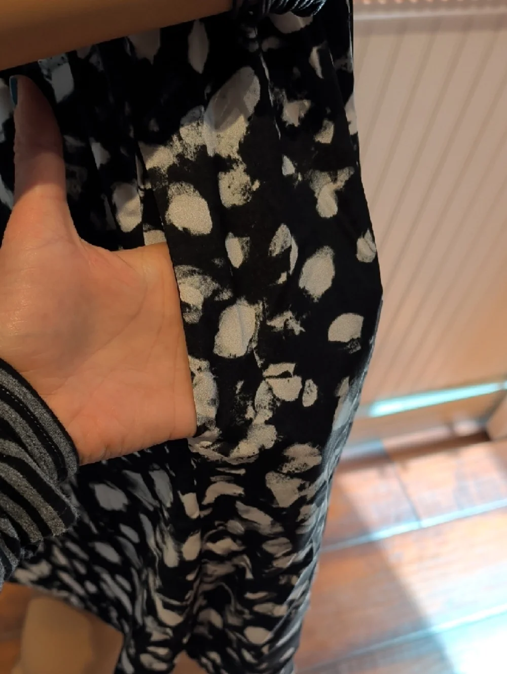 Simply Vera Vera Wang Black & White Printed Sleeveless A-Line Dress - Picture 5 of 7